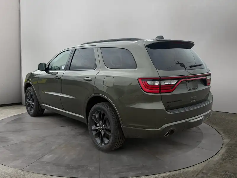 2026 Dodge Durango GT Plus, zelená, dovoz Kanada — foto 3 z 12