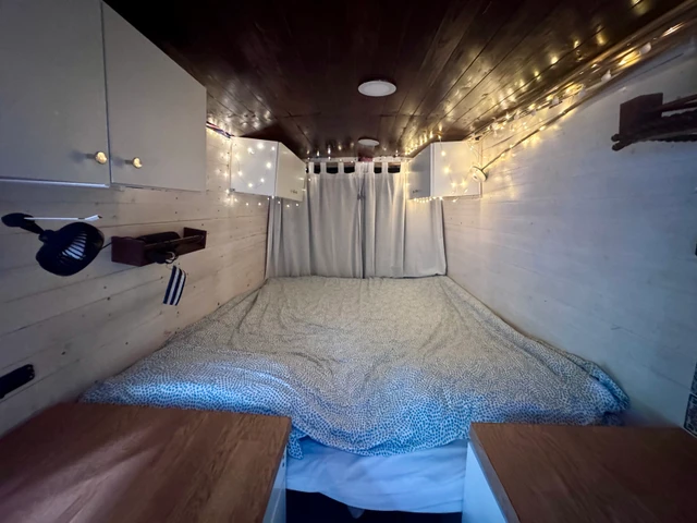 2016 Ford Transit Cargo, 241 665 km, dovoz Kanada — foto 3 z 5