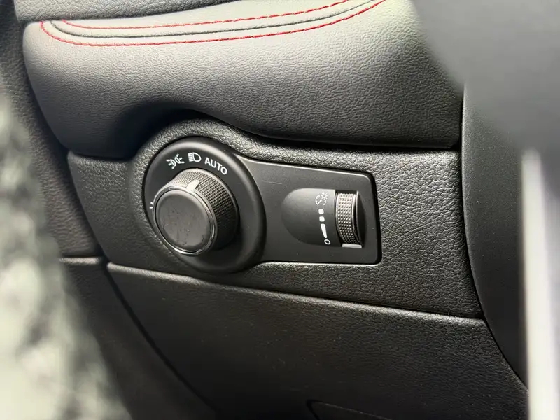 2026 Dodge Durango GT Plus, černá, dovoz Kanada — foto 9 z 12