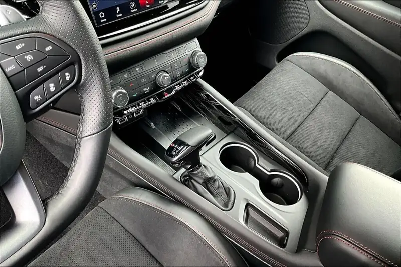 2025 Dodge Durango Gt Plus, černá, 10 188 km, dovoz Kanada — foto 7 z 12