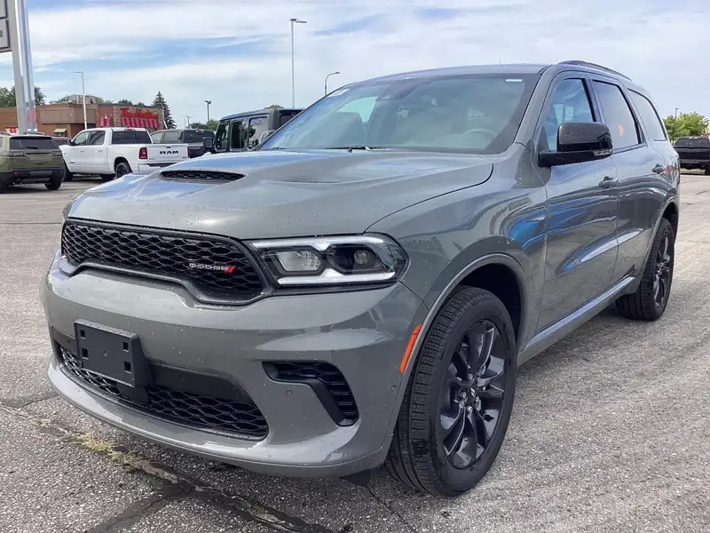 2026 Dodge Durango GT PLUS, šedá, 25 km, dovoz Kanada — foto 2 z 12
