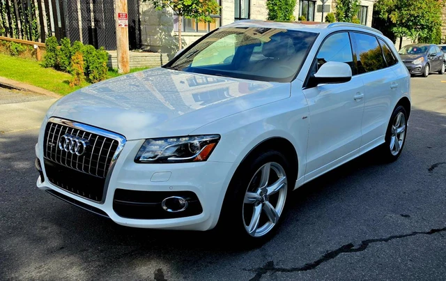 2012 Audi Q5 Premium----NAVIGATION, bílá, 125 000 km, dovoz Kanada — foto 2 z 5