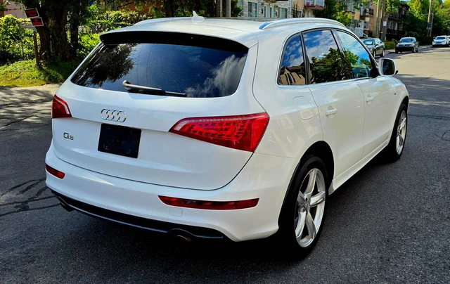 2012 Audi Q5 Premium----NAVIGATION, bílá, 125 000 km, dovoz Kanada — foto 4 z 5