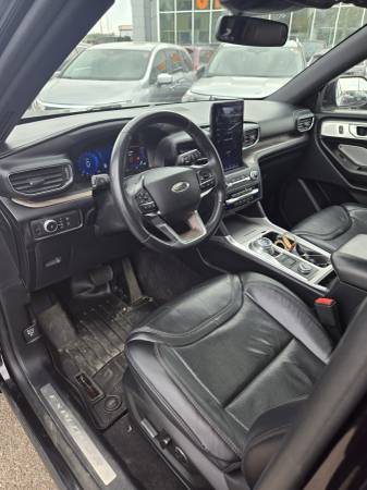 2020 Ford, dovoz Kanada — foto 8 z 12