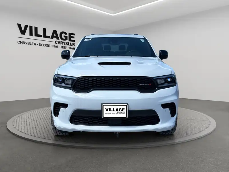 2026 Dodge Durango GT Plus, bílá, dovoz Kanada — foto 2 z 12