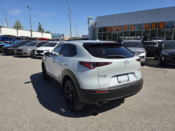 2024 Mazda, dovoz Kanada — foto 4 z 12