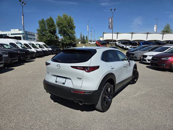 2024 Mazda, dovoz Kanada — foto 7 z 12