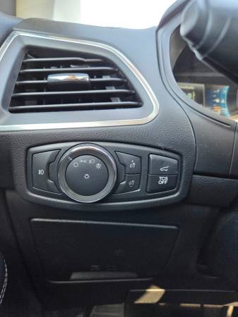 2020 Ford, dovoz Kanada — foto 11 z 12