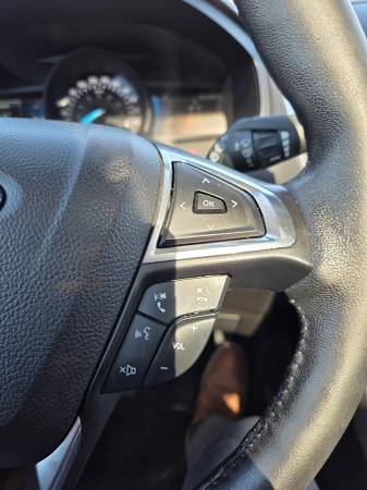 2020 Ford, dovoz Kanada — foto 12 z 12