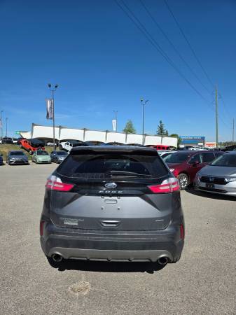 2020 Ford, dovoz Kanada — foto 5 z 12