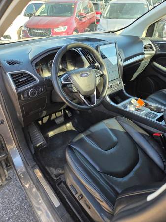 2020 Ford, dovoz Kanada — foto 8 z 12