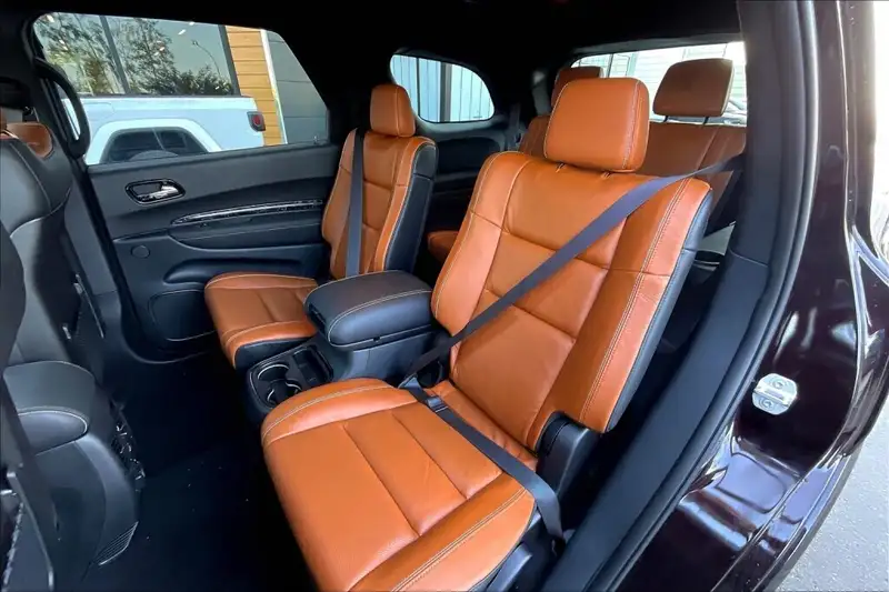 2025 Dodge Durango Srt Hellcat Brass Monkey, červená, 0 km, dovoz Kanada — foto 10 z 12