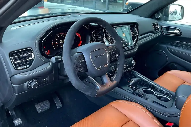 2025 Dodge Durango Srt Hellcat Brass Monkey, červená, 0 km, dovoz Kanada — foto 7 z 12