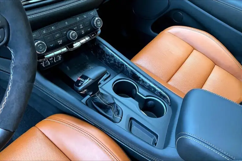 2025 Dodge Durango Srt Hellcat Brass Monkey, červená, 0 km, dovoz Kanada — foto 8 z 12