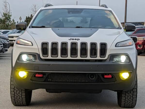 2017 Jeep, dovoz Kanada — foto 2 z 12