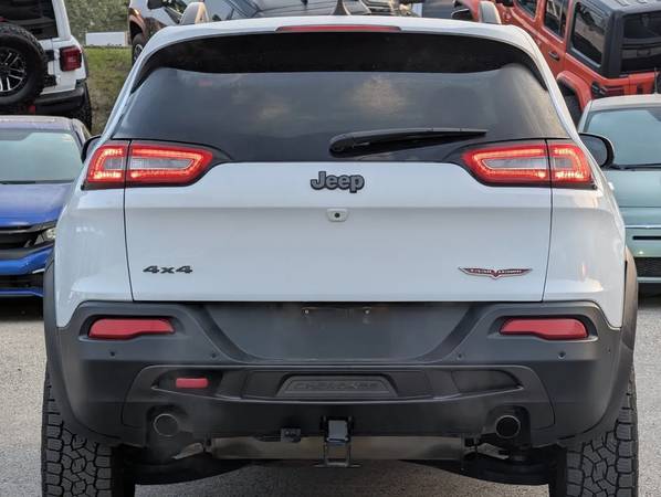 2017 Jeep, dovoz Kanada — foto 5 z 12