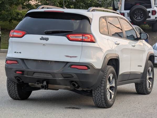2017 Jeep, dovoz Kanada — foto 7 z 12