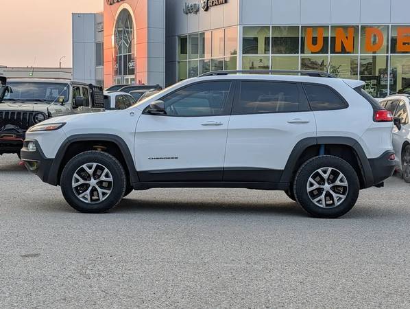 2017 Jeep, dovoz Kanada — foto 8 z 12