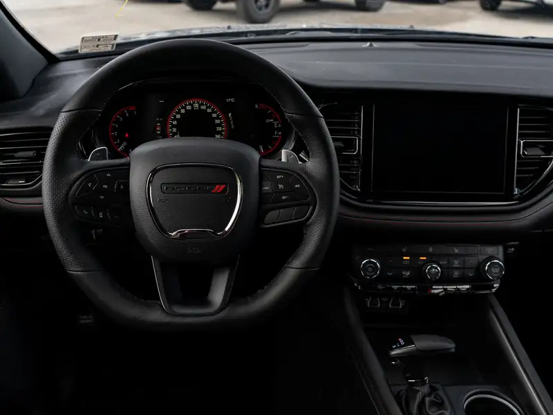 2026 Dodge Durango GT, černá, dovoz Kanada — foto 2 z 12