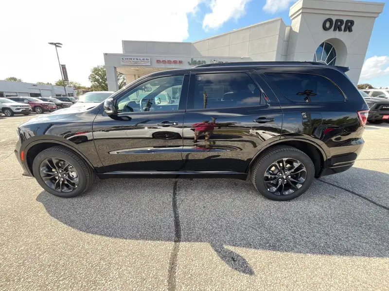 2026 Dodge Durango GT Plus, černá, 50 km, dovoz Kanada — foto 2 z 12