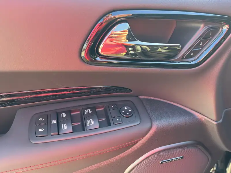 2026 Dodge Durango GT Plus, černá, 50 km, dovoz Kanada — foto 9 z 12