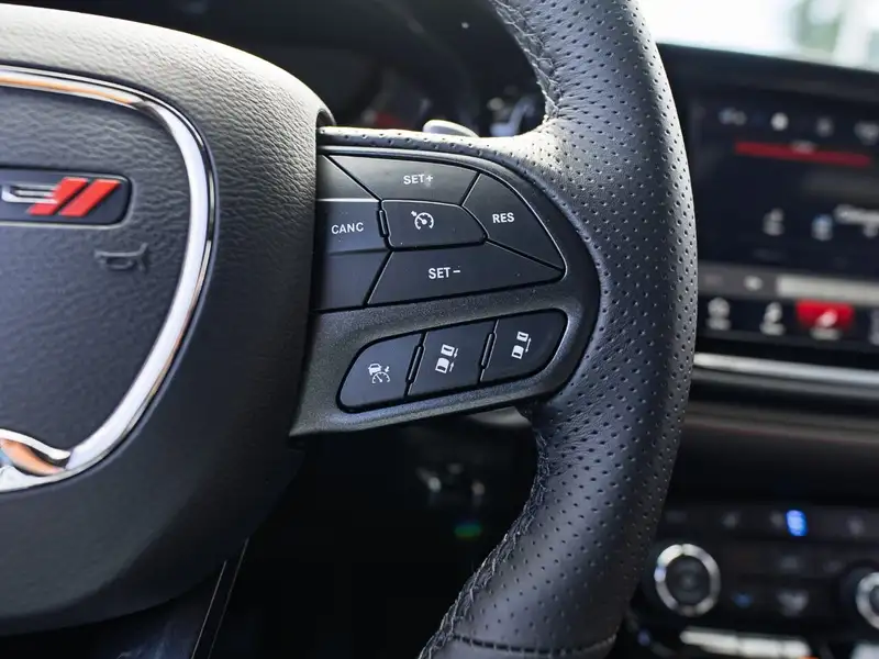 2026 Dodge Durango GT HEMI Plus, šedá, 13 km, dovoz Kanada — foto 12 z 12