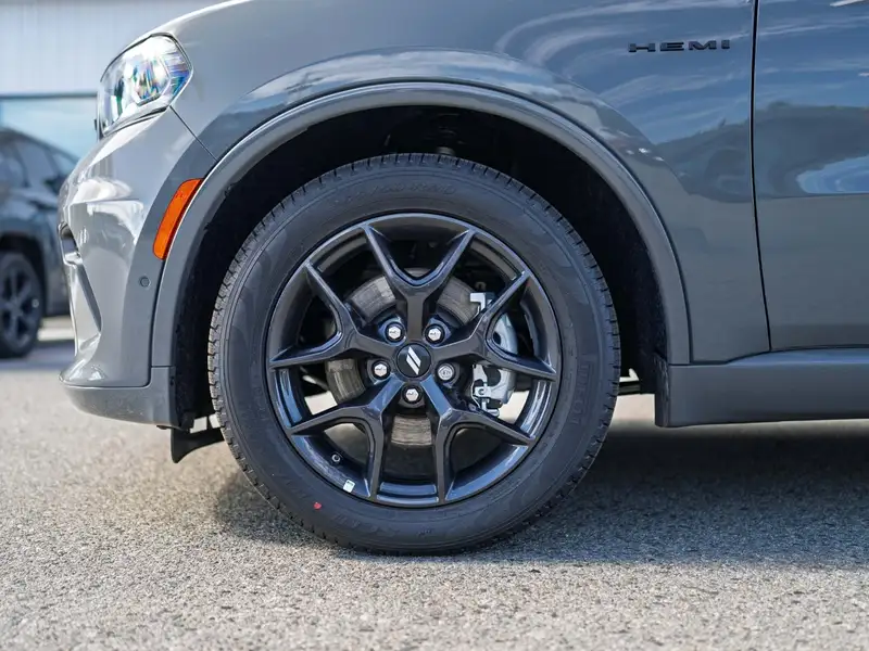 2026 Dodge Durango GT HEMI Plus, šedá, 13 km, dovoz Kanada — foto 6 z 12