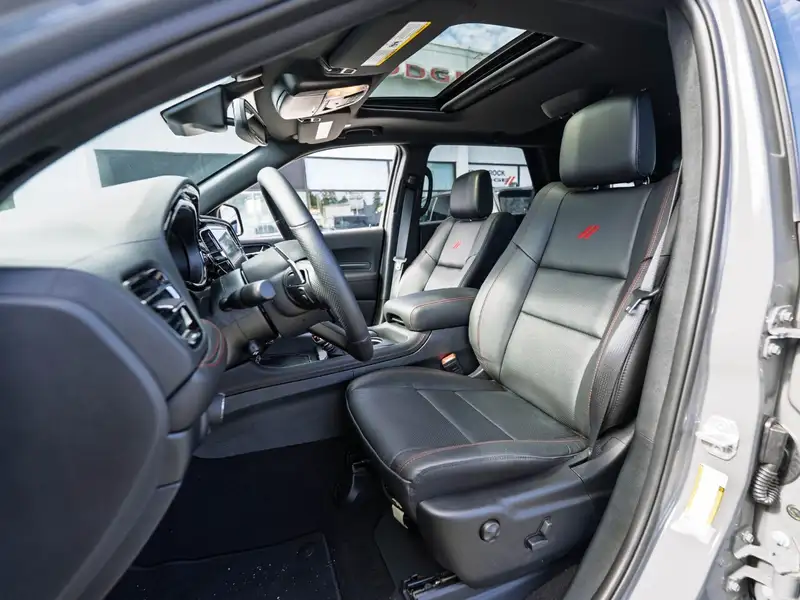 2026 Dodge Durango GT HEMI Plus, šedá, 13 km, dovoz Kanada — foto 8 z 12