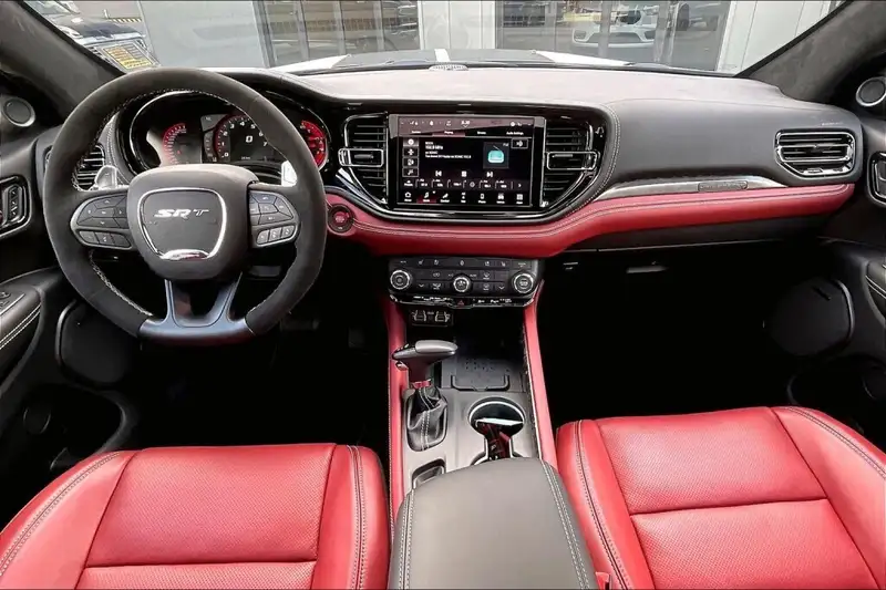 2026 Dodge Durango Srt Hellcat Jailbreak, bílá, 0 km, dovoz Kanada — foto 7 z 12