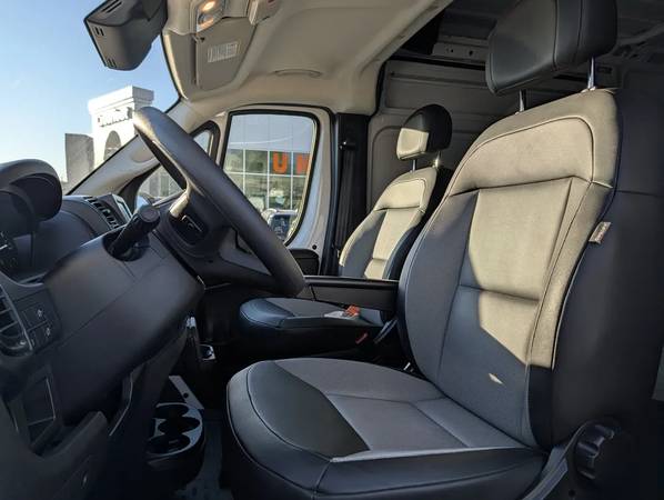 2025 RAM, dovoz Kanada — foto 10 z 12