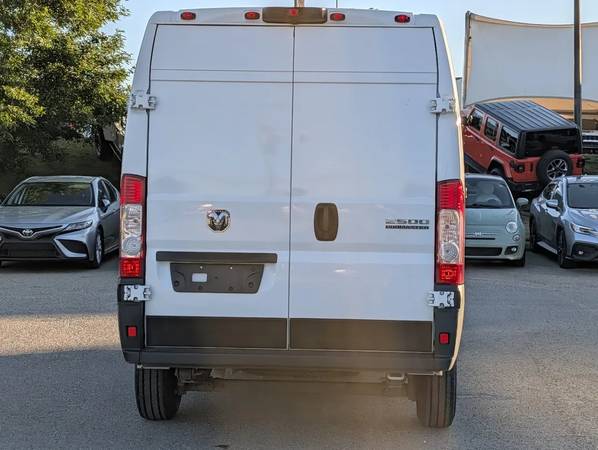 2025 RAM, dovoz Kanada — foto 5 z 12