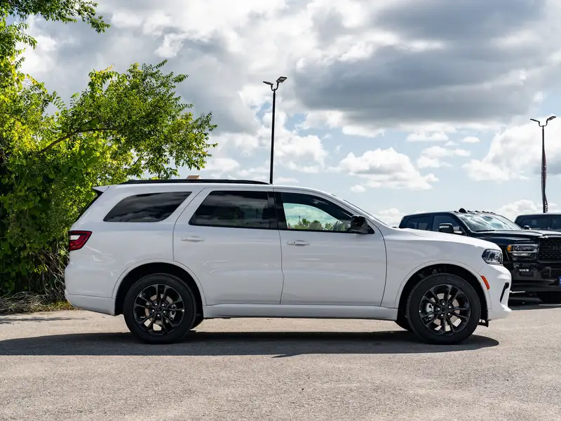 2026 Dodge Durango GT, bílá, dovoz Kanada — foto 12 z 12