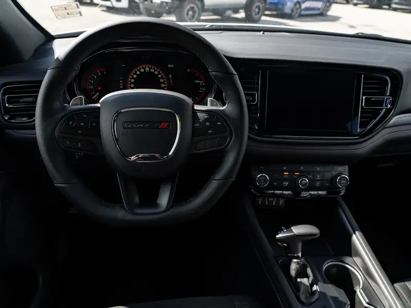 2026 Dodge Durango GT, bílá, dovoz Kanada — foto 2 z 12