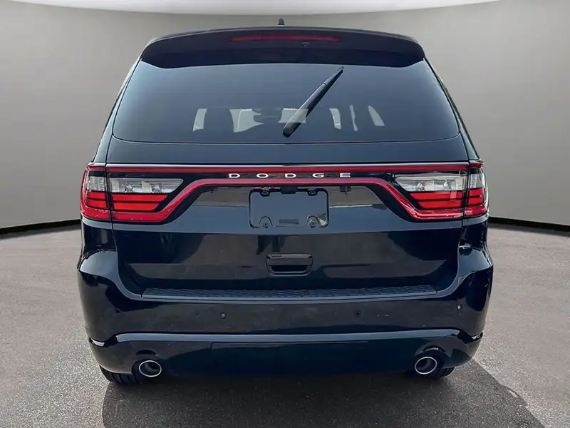 2026 Dodge Durango SXT, černá, dovoz Kanada — foto 5 z 12