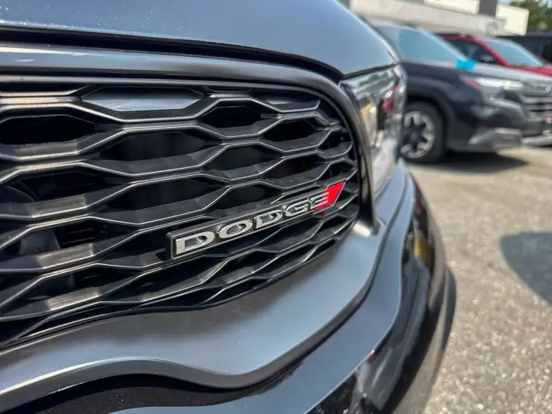 2026 Dodge Durango SXT, černá, dovoz Kanada — foto 9 z 12