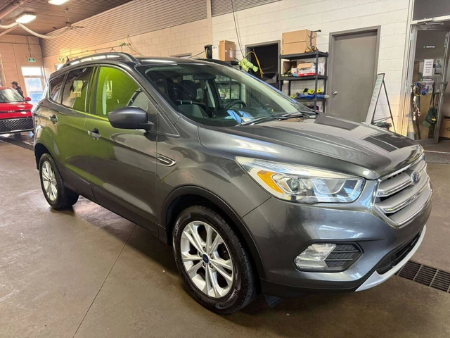 2017 Ford Escape SE, 124 770 km, dovoz Kanada — foto 3 z 5