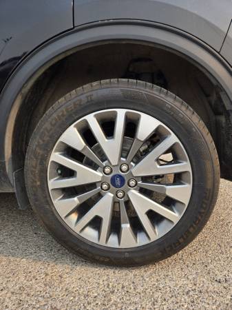 2022 Ford, dovoz Kanada — foto 8 z 12