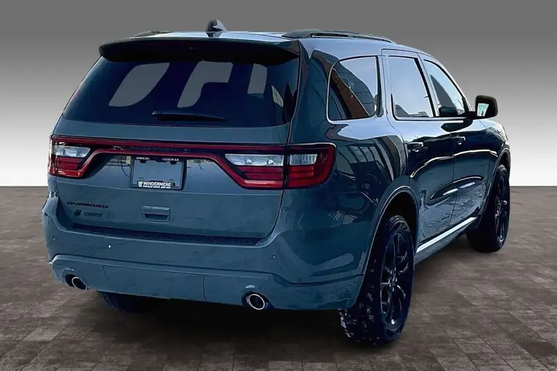 2026 Dodge Durango Sxt, šedá, 0 km, dovoz Kanada — foto 5 z 12