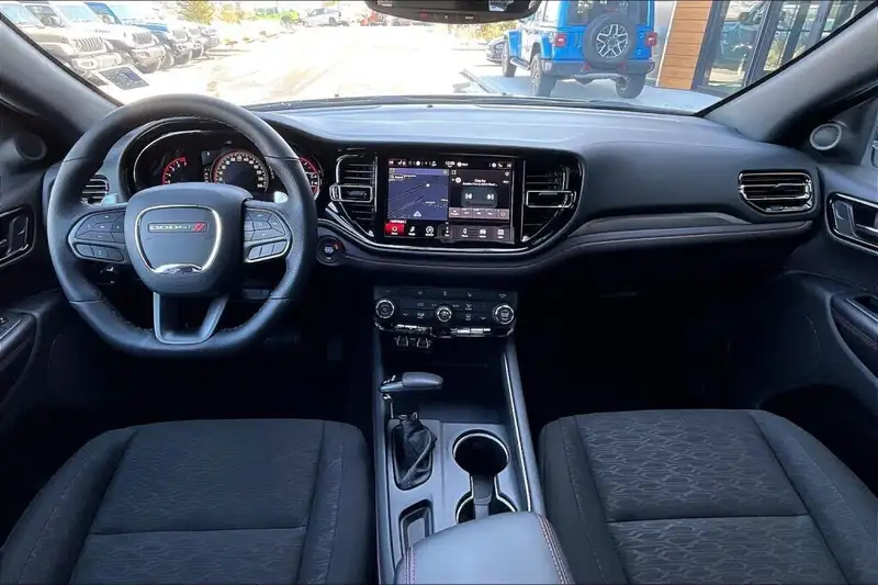 2026 Dodge Durango Sxt, šedá, 0 km, dovoz Kanada — foto 7 z 12