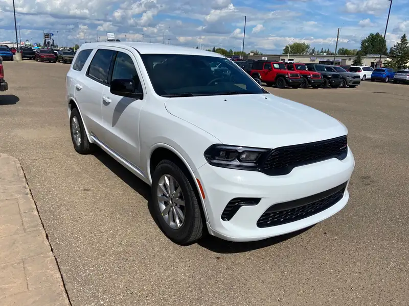 2026 Dodge Durango SXT, bílá, dovoz Kanada — foto 3 z 12