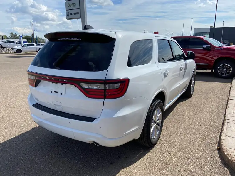 2026 Dodge Durango SXT, bílá, dovoz Kanada — foto 5 z 12