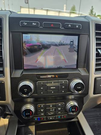 2020 Ford, dovoz Kanada — foto 12 z 12