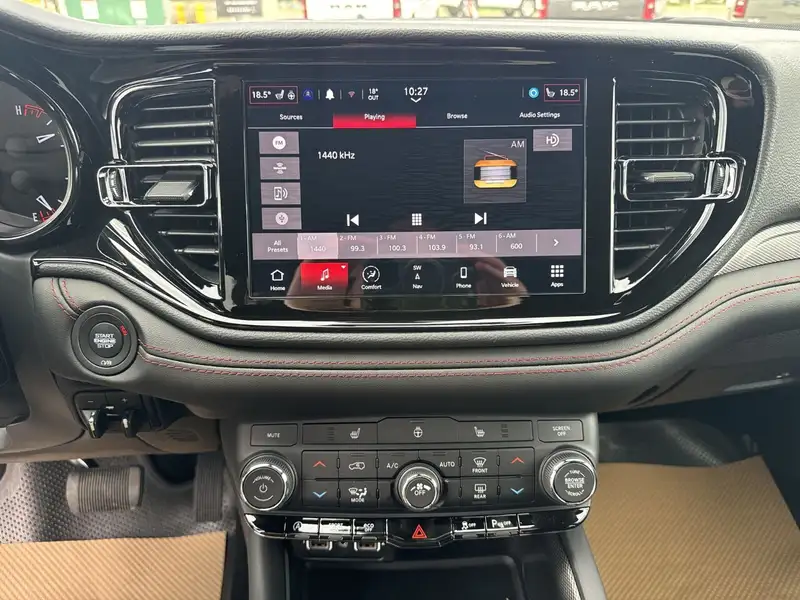 2026 Dodge Durango SXT, červená, 20 km, dovoz Kanada — foto 11 z 12