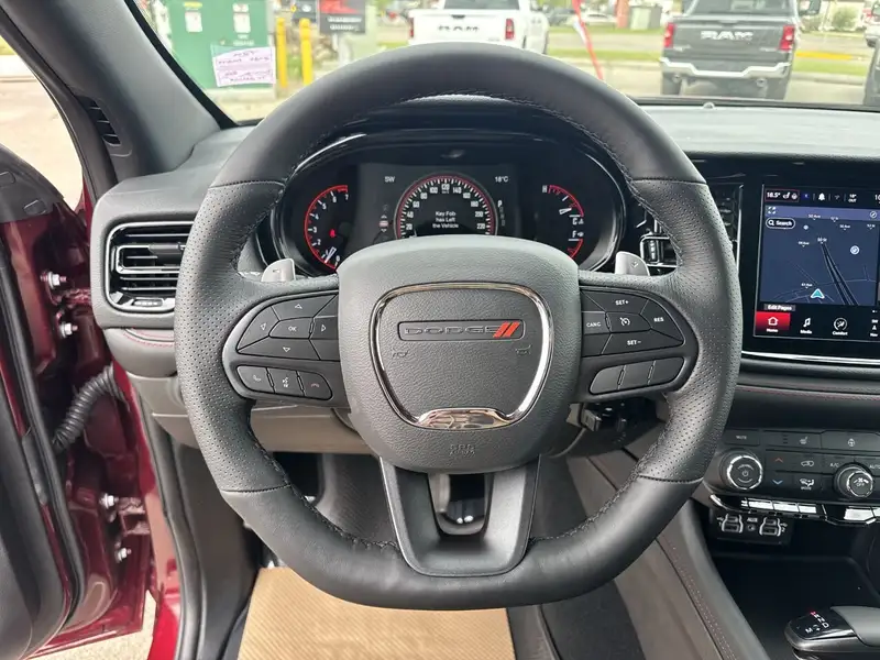 2026 Dodge Durango SXT, červená, 20 km, dovoz Kanada — foto 9 z 12