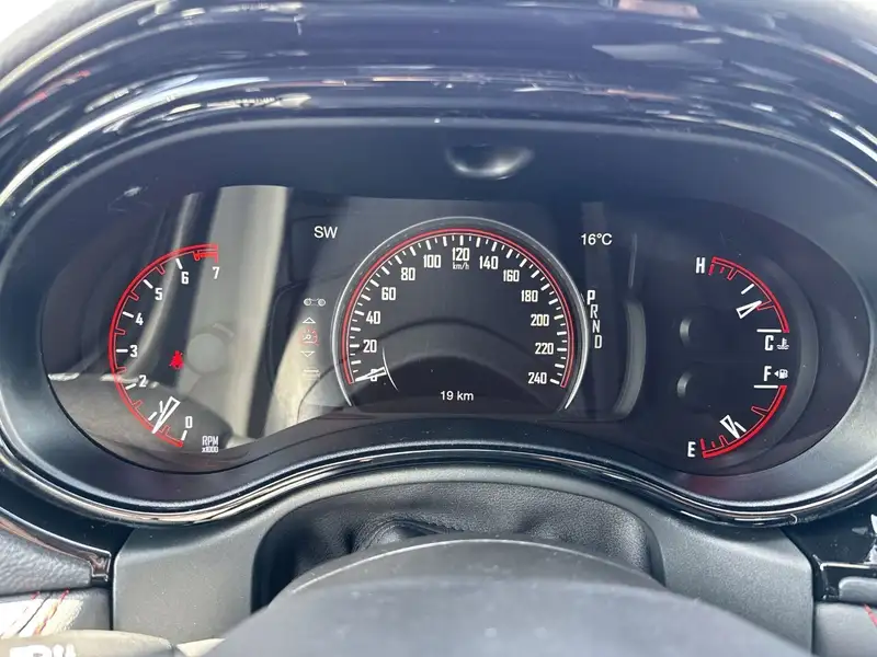 2026 Dodge Durango SXT, šedá, 19 km, dovoz Kanada — foto 10 z 12