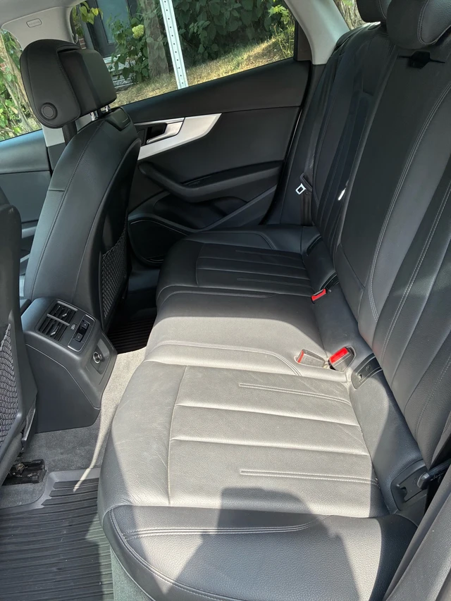 2018 Audi A4, 81 500 km, dovoz Kanada — foto 4 z 4