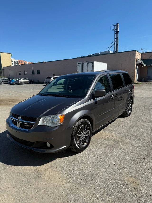 2017 Dodge Caravan, šedá, 235 500 km, dovoz Kanada — foto 5 z 5