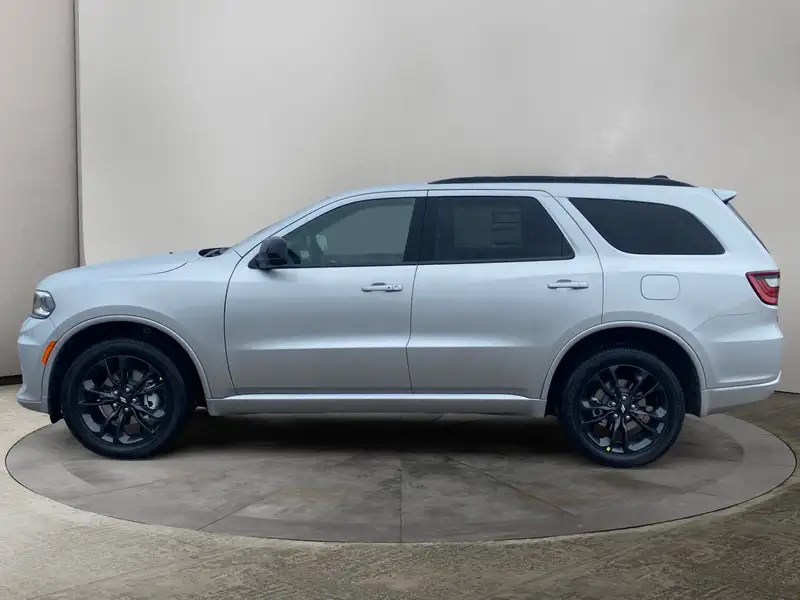 2026 Dodge Durango GT, stříbrná, dovoz Kanada — foto 2 z 12