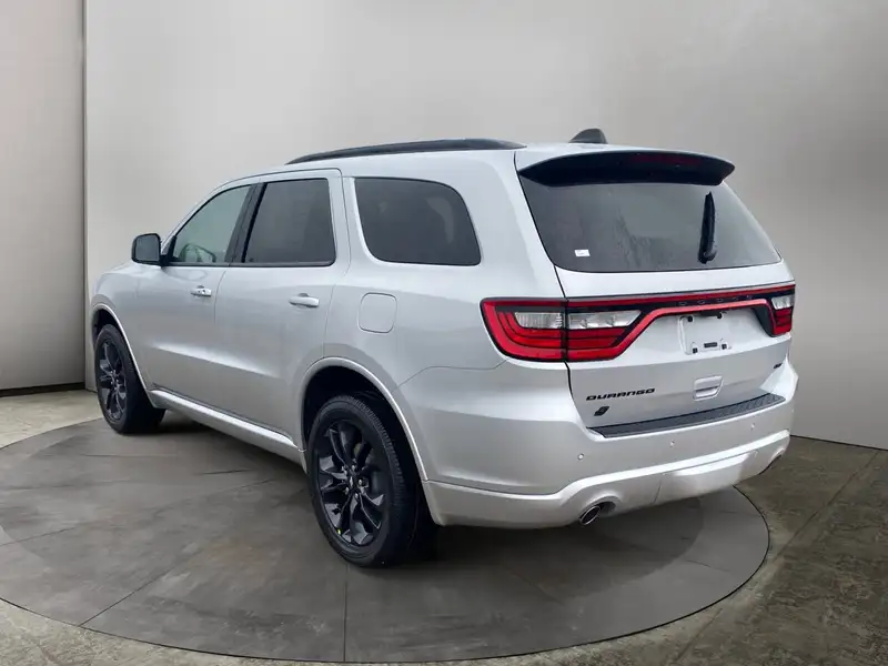 2026 Dodge Durango GT, stříbrná, dovoz Kanada — foto 3 z 12