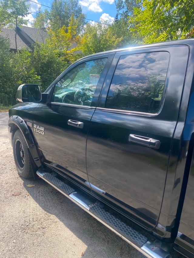 2019 Dodge Ram1500, černá, 212 km, dovoz Kanada — foto 2 z 5